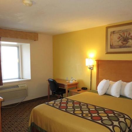 American Best Value Inn Лоренс Экстерьер фото