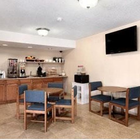 American Best Value Inn Лоренс Экстерьер фото