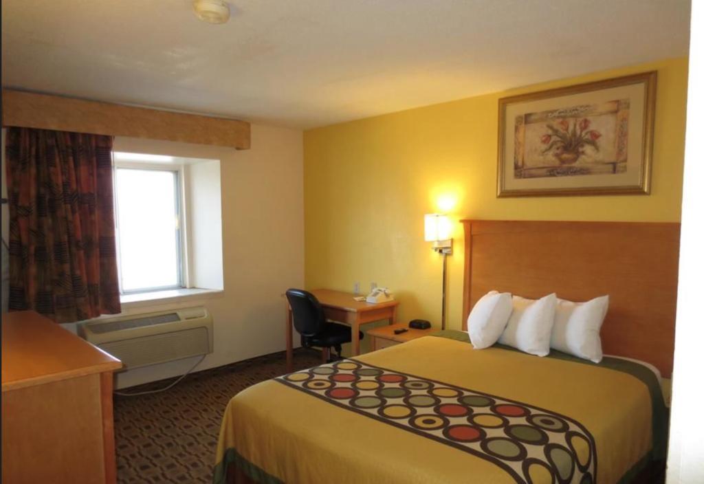American Best Value Inn Лоренс Экстерьер фото