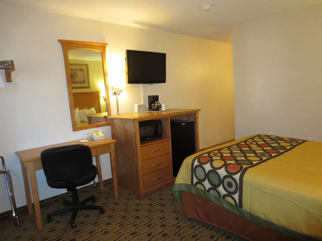 American Best Value Inn Лоренс Номер фото