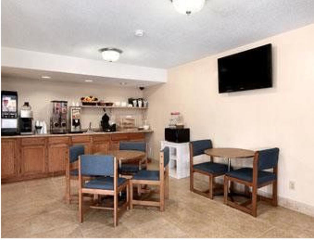 American Best Value Inn Лоренс Экстерьер фото
