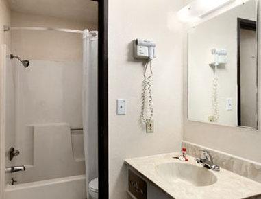 American Best Value Inn Лоренс Экстерьер фото