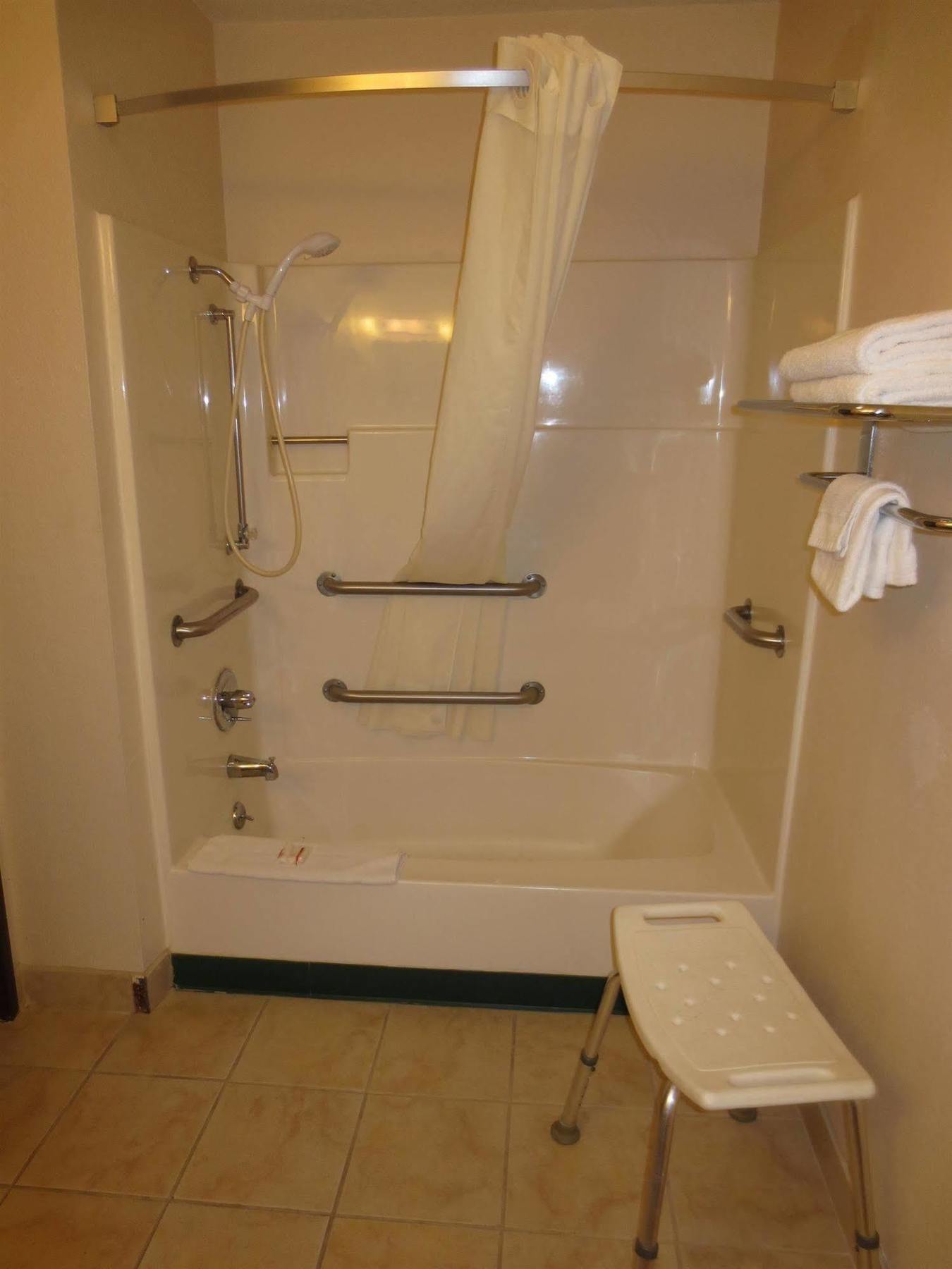 American Best Value Inn Лоренс Экстерьер фото